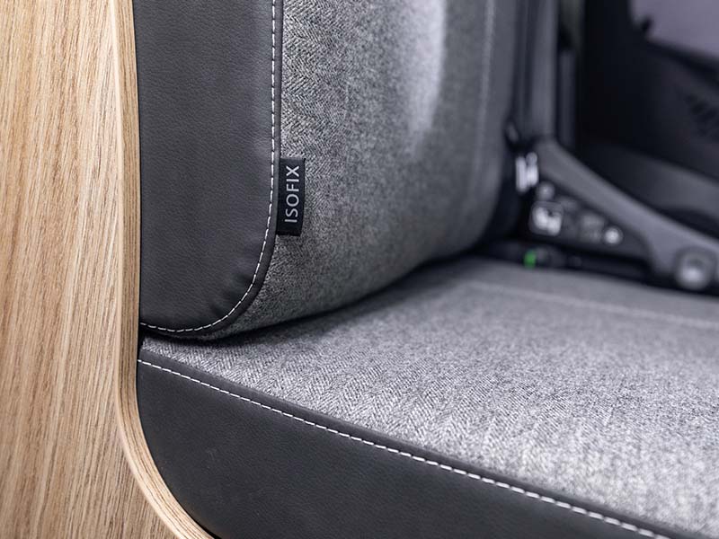ISOFIX 用於安裝兒童座椅